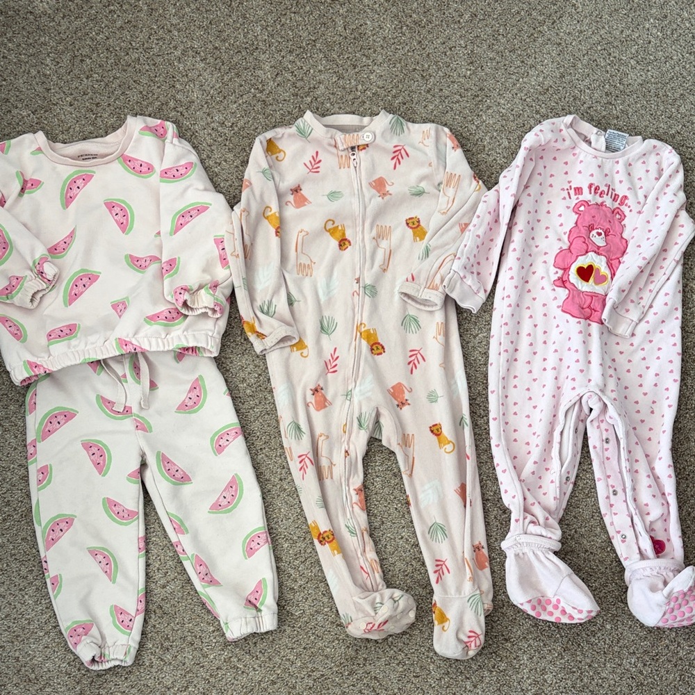🍉🦁💕 Bundle 18-24 months pajama bundle feet onesie